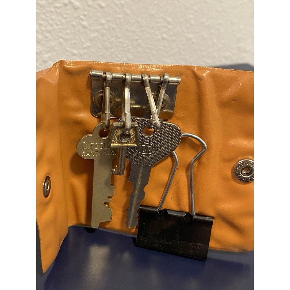 Vintage 90s Collectible Keys in Vinyl Key Case Holder
